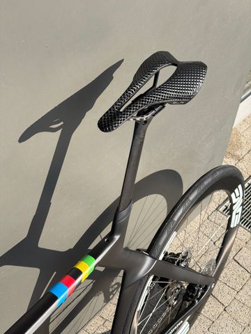 Used Colnago Y1Rs Shimano Dura Ace Di2 2026 Road & Gravel, Black — image 9 of 13