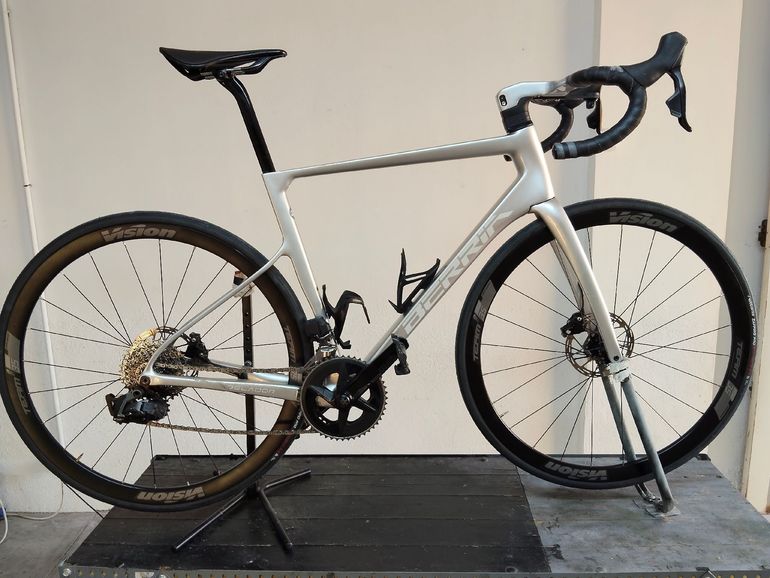 Used Berria BELADOR 8 2023 2023 Road & Gravel, Light Gray — image 1 of 10