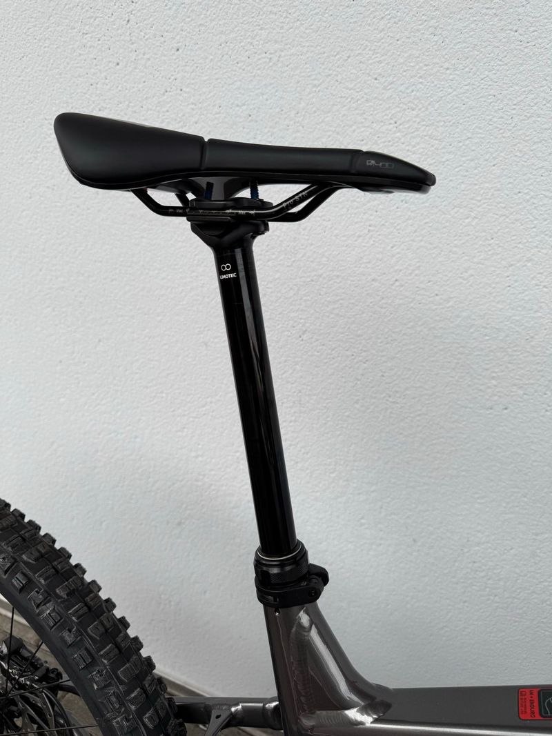 Gebrauchtes Merida eONE-SIXTY 875 2024 2024 Mountainbike, Hellgrau, 29, 27.5 — Bild 12 von 12
