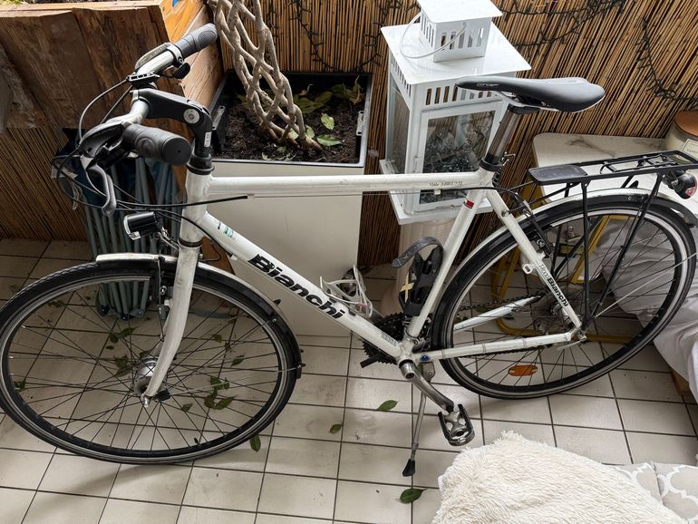 Used Bianchi Bianchi Custom Shimano Acera 2022 Road & Gravel, Bianco — image 1 of 6
