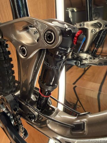 Used Giant Reign 29 2022 2022 Mountainbike, Black, 29 — image 9 of 10