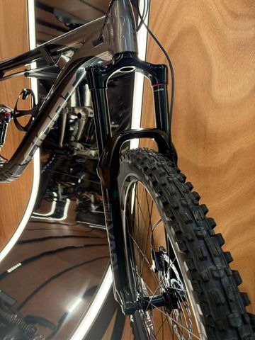 Used Giant Reign 29 2022 2022 Mountainbike, Black, 29 — image 8 of 10