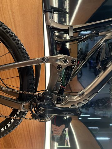 Used Giant Reign 29 2022 2022 Mountainbike, Black, 29 — image 2 of 10
