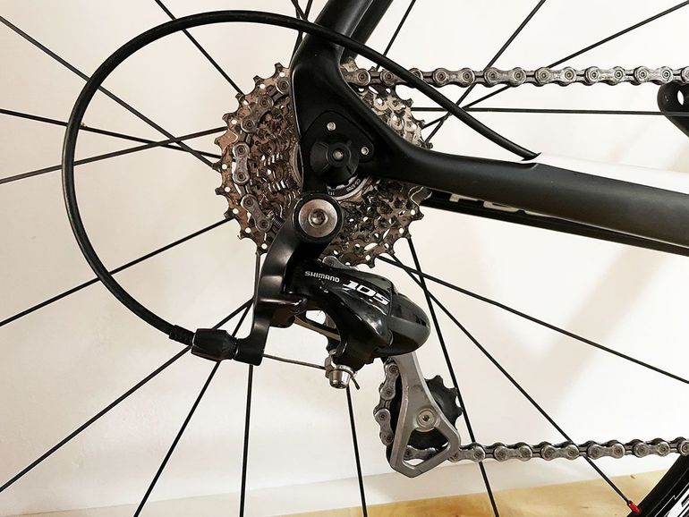 Used Focus IZALCO Carbon 2016_105 2016 Road & Gravel, White — image 5 of 8
