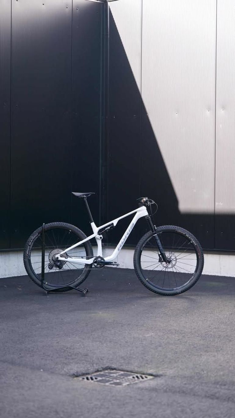 Used Adris Adris Le Flexible 2024 Mountainbike, White — image 1 of 15
