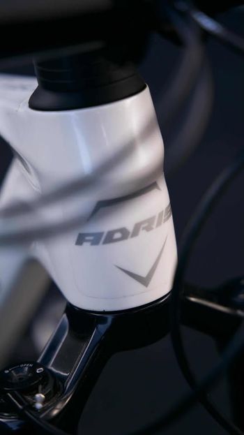 Used Adris Adris Le Flexible 2024 Mountainbike, White — image 13 of 15