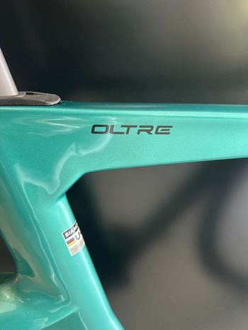 Used Bianchi Oltre Comp Ultegra Di2 2025 2025 Road & Gravel, Green — image 6 of 6