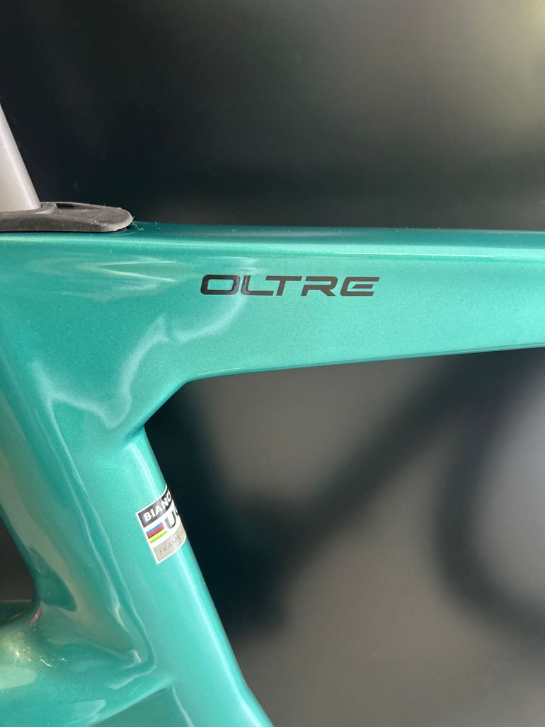 Used Bianchi Oltre Comp Ultegra Di2 2025 2025 Road & Gravel, Green — image 6 of 6