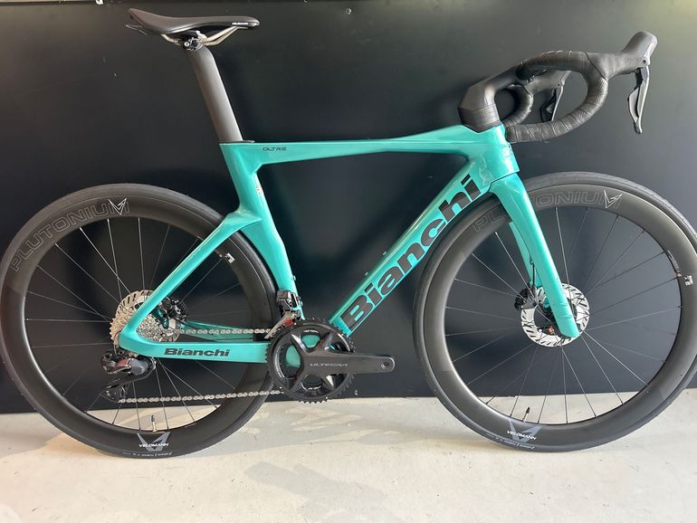 Used Bianchi Oltre Comp Ultegra Di2 2025 2025 Road & Gravel, Green — image 1 of 6