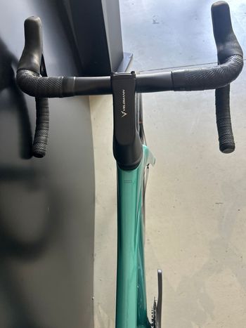 Used Bianchi Oltre Comp Ultegra Di2 2025 2025 Road & Gravel, Green — image 4 of 6