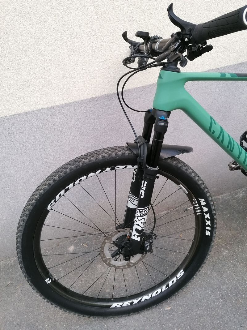 Used Canyon Exceed CF 7 2024 2024 Mountainbike, Green, 29 — image 5 of 25