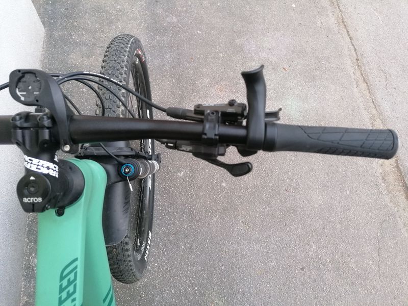 Used Canyon Exceed CF 7 2024 2024 Mountainbike, Green, 29 — image 11 of 25