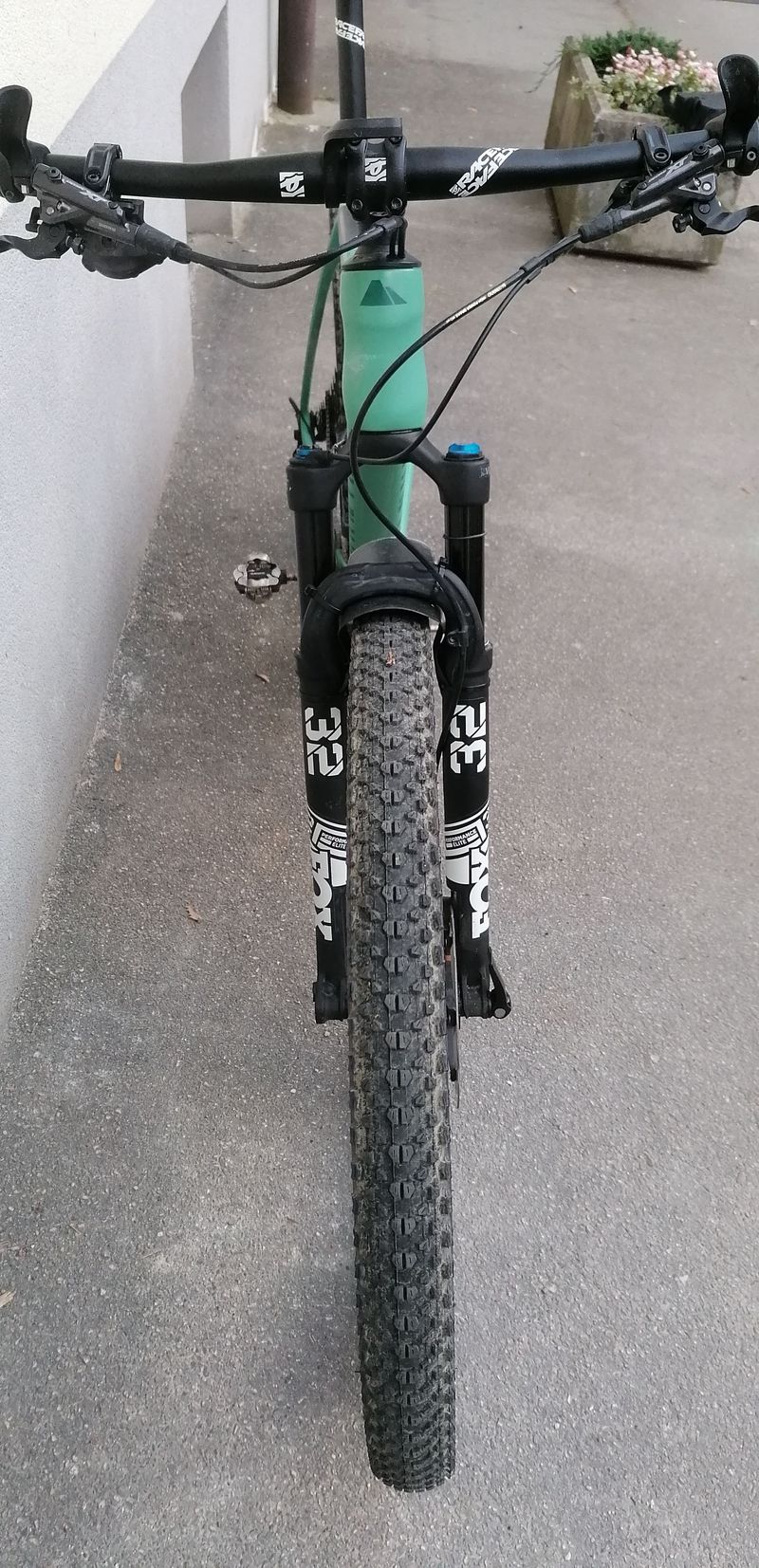 Used Canyon Exceed CF 7 2024 2024 Mountainbike, Green, 29 — image 12 of 25