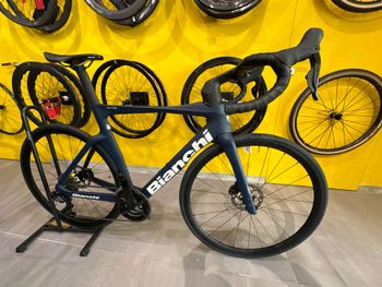 Bianchi, Oltre Comp 105 Di2 2025