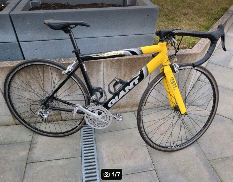 Used Giant OCR Other Campagnolo 2010 Road & Gravel, Black — image 1 of 7