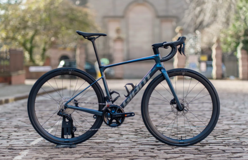 Używany Giant Defy Advanced 0 2025 2025 Road & Gravel — zdjęcie 1 z 3