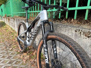 Brugt Canyon Lux Trail CF 6 2024 2024 Mountainbike — billede 3 af 8