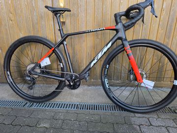 Tweedehands KTM X-strada Shimano GRX 2025 Road & Gravel — afbeelding 1 van 10