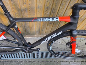 Tweedehands KTM X-strada Shimano GRX 2025 Road & Gravel — afbeelding 2 van 10