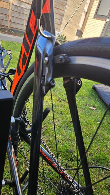 Used Giant Propel Advanced SL-FF 2017 2017 Road & Gravel, Red — image 8 of 15
