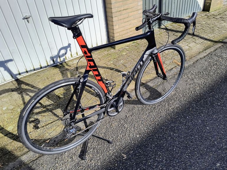 Used Giant Propel Advanced SL-FF 2017 2017 Road & Gravel, Red — image 2 of 15