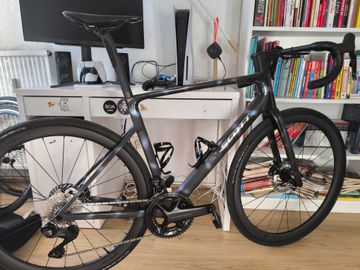 Used Scott Addict 10 2025 2025 Road & Gravel, Black — image 2 of 3