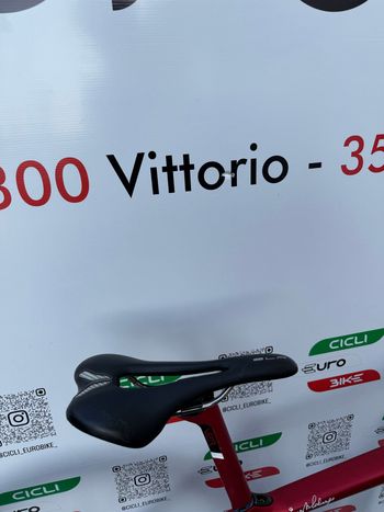 Used Colnago V2-R Disc Limited Daytona Pro Bike 2019 2019 Road & Gravel, Red — image 4 of 8