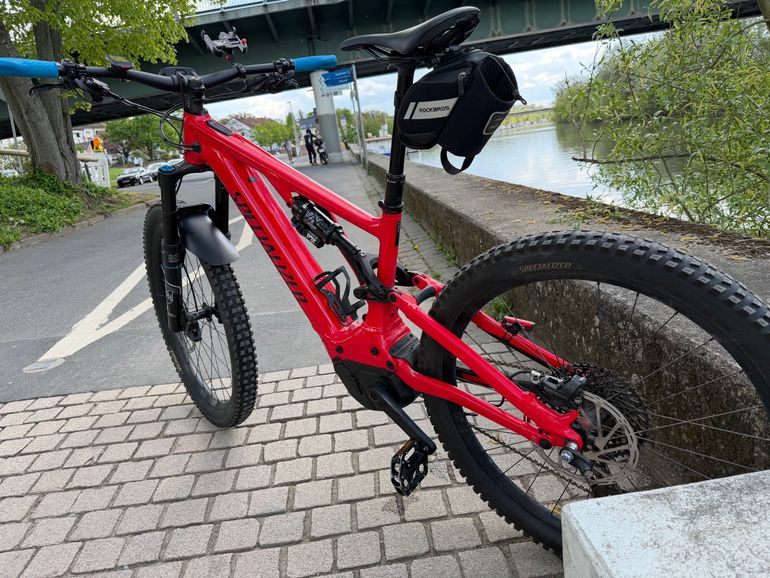 Used Spezialeized Spezialeized  Levo Comp Alloy 2022 2022 Mountainbike, Rojo — image 3 of 6