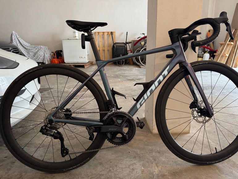 Used Giant TCR Advanced Pro Disc 0 AXS 2024 2024 Road & Gravel, Morado — image 1 of 6