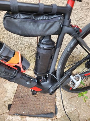 Used Wilier Cento1 Hybrid SHIMANO 105 2X11 + MAHLE X35+ 2023 2023 Road & Gravel, Black — image 4 of 6