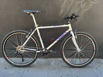 Tweedehands Orbea Arctic Acero NOS Grupo SLX XT 10v 2026 MTB