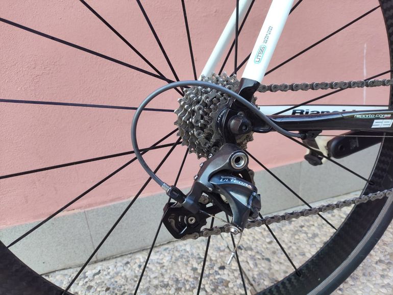 Used Bianchi Sempre Pro Ultegra 2014 2014 Road & Gravel, Blanco — image 3 of 10