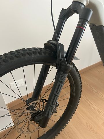 Used Canyon Torque:ON 7 2024 2024 Mountainbike, Light Gray, 27.5 — image 4 of 5