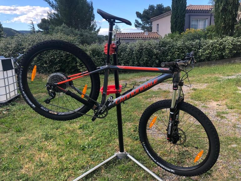Used Cannondale Beast of the East 3 2017 2017 Mountainbike — image 2 of 5