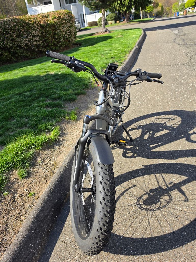 Used Aventon Aventure.2 2023 2023 Mountainbike, Light Gray, 26 — image 6 of 6