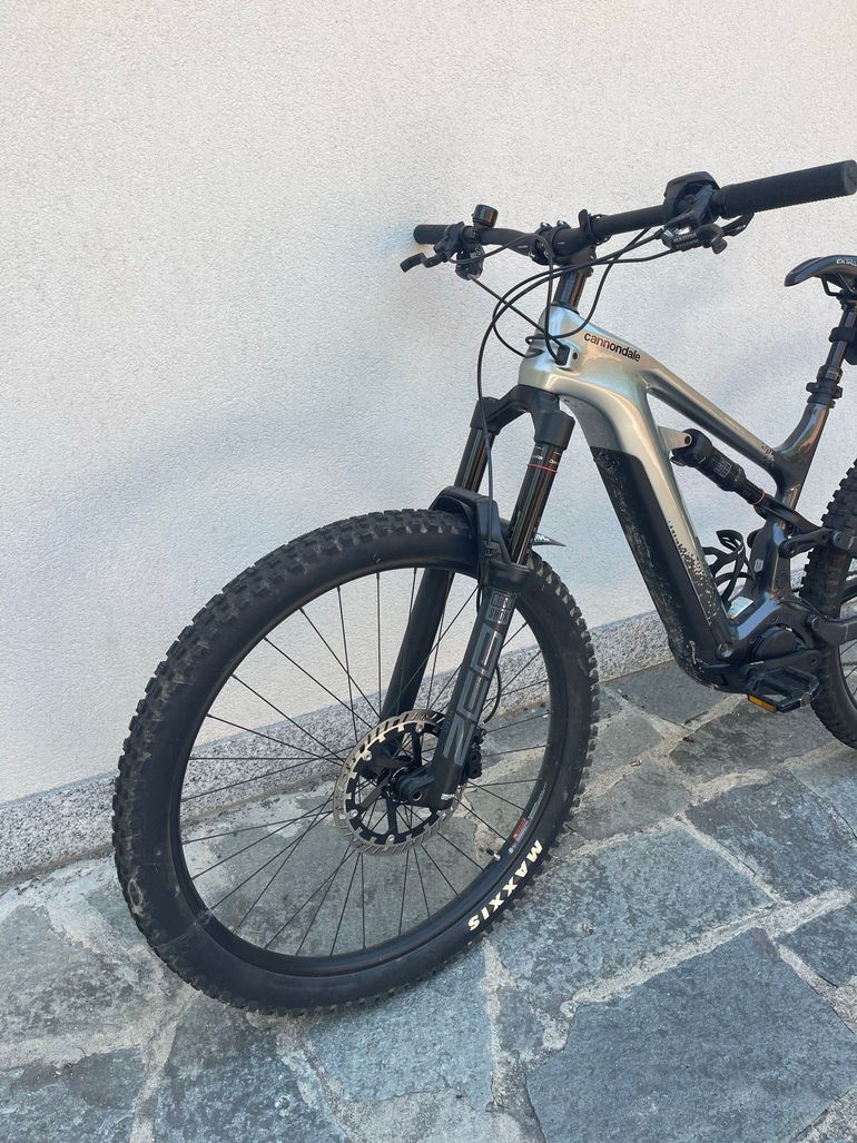 Tweedehands Cannondale Moterra Neo Carbon 2 2022 2022 Mountainbike — afbeelding 15 van 16