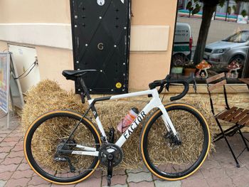 Factor, O2 Shimano Ultegra Di2