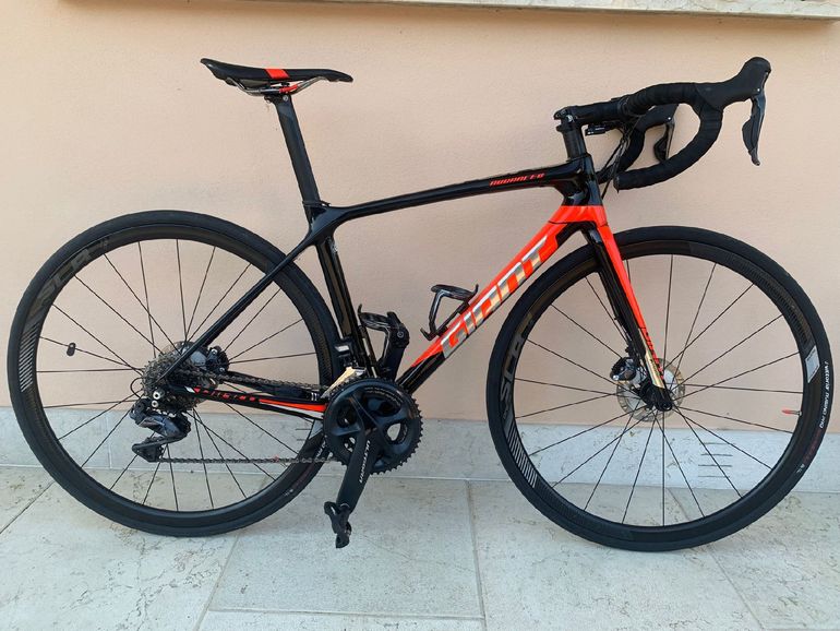 Used Giant TCR Advanced SL 1 Disc 2019 2019 Road & Gravel, Black — image 1 of 7