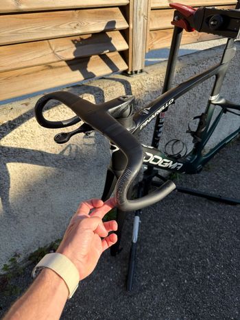 Used Pinarello DOGMA F DURA ACE Di2 Disc 2023 Frameset 2023 Road & Gravel, Schwarz — image 2 of 7