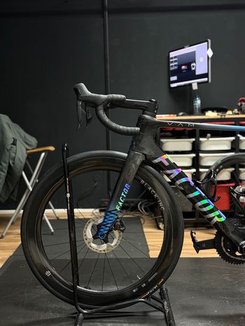 Used Factor Ostro Shimano Ultegra Di2 2026 Road & Gravel — image 2 of 5