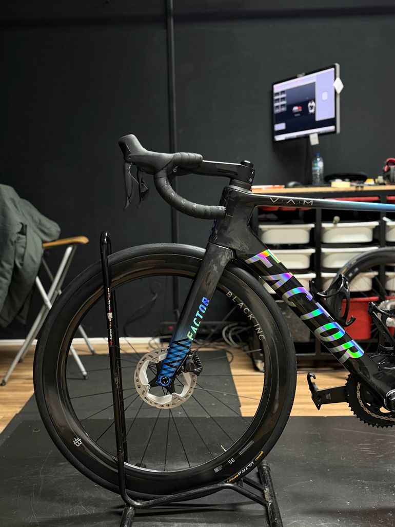 Used Factor Ostro Shimano Ultegra Di2 2026 Road & Gravel — image 2 of 5