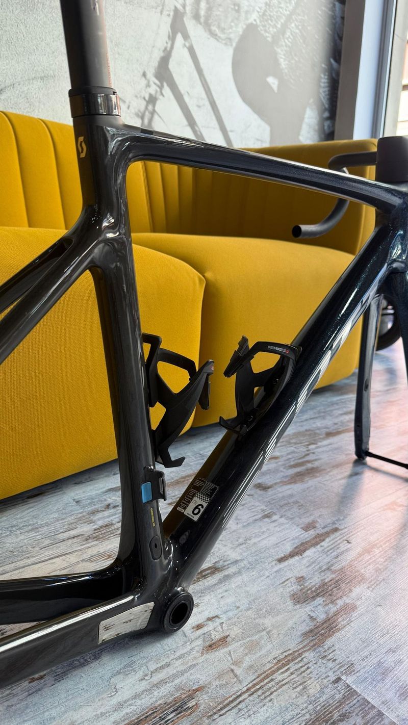 Used Scott Addict RC Pro 2024 Frameset 2024 Road & Gravel, Light Gray — image 3 of 10
