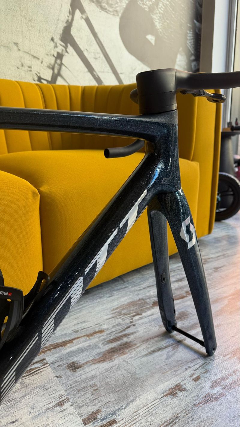 Used Scott Addict RC Pro 2024 Frameset 2024 Road & Gravel, Light Gray — image 7 of 10