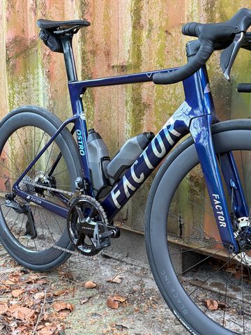 Używany Factor Ostro Shimano Ultegra Di2 2025 Road & Gravel — zdjęcie 4 z 4
