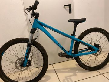 Used CUBE FLYING CIRCUS 2022 2022 Mountainbike, Green, 26 — image 1 of 5