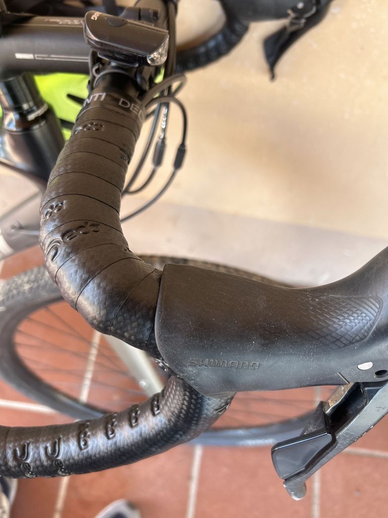Used Bianchi Impulso All Road GRX 400 2022 2022 Road & Gravel, Black — image 11 of 11