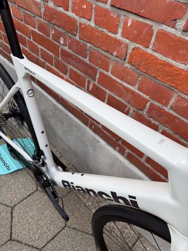 Używany Bianchi Sprint 105 2025 2025 Road & Gravel — zdjęcie 8 z 15