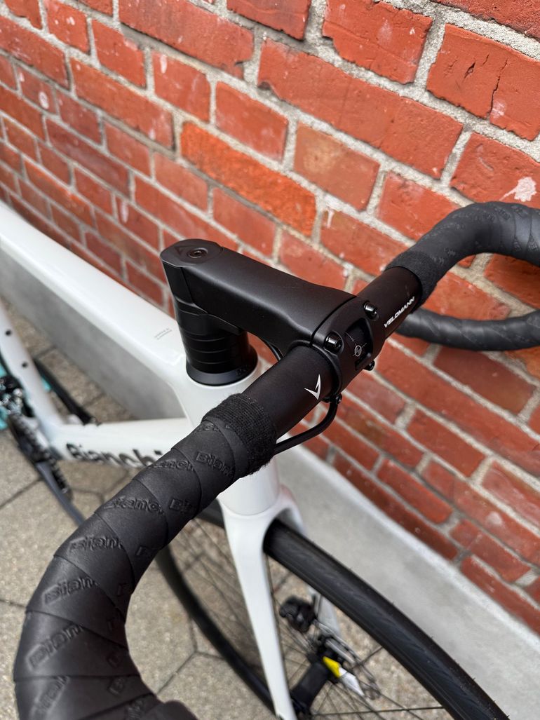 Used Bianchi Sprint 105 2025 2025 Road & Gravel, Light Gray — image 7 of 15