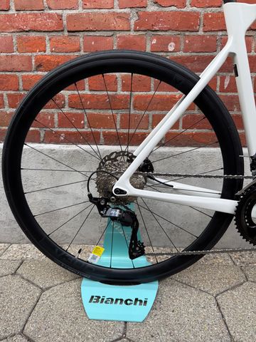 Używany Bianchi Sprint 105 2025 2025 Road & Gravel — zdjęcie 2 z 15
