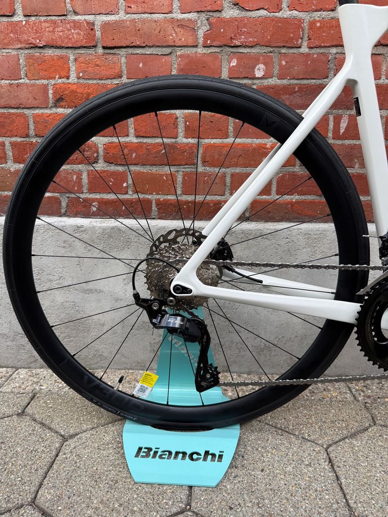 Używany Bianchi Sprint 105 2025 2025 Road & Gravel — zdjęcie 2 z 15